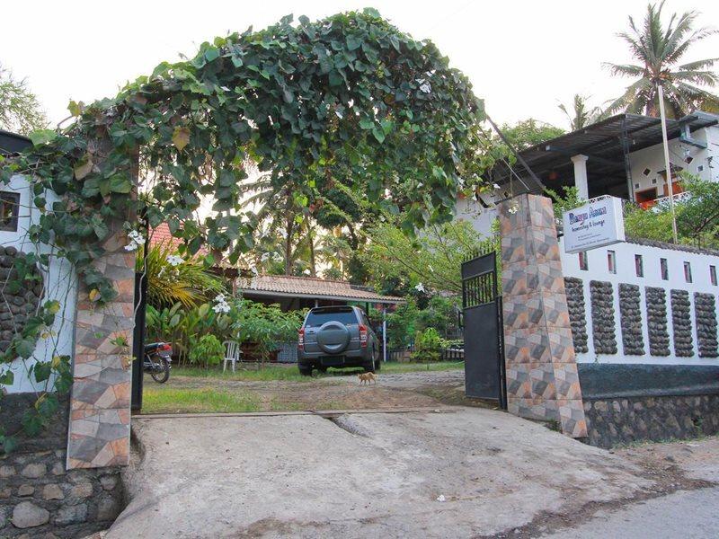 RedDoorz Syariah at Banyu Asem Banyuwangi Hotel Banyuwangi  Bagian luar foto