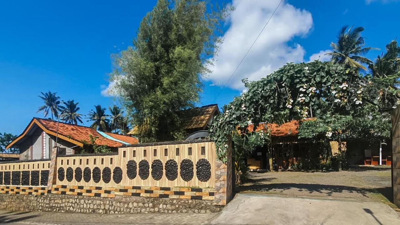 RedDoorz Syariah at Banyu Asem Banyuwangi Hotel Banyuwangi  Bagian luar foto