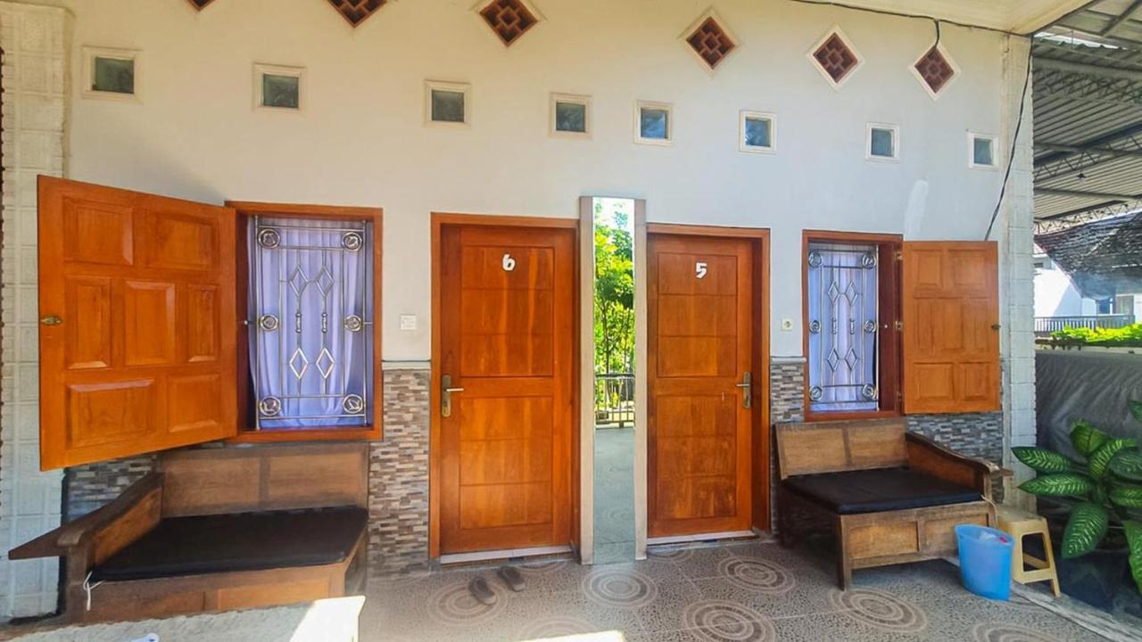 RedDoorz Syariah at Banyu Asem Banyuwangi Hotel Banyuwangi  Bagian luar foto